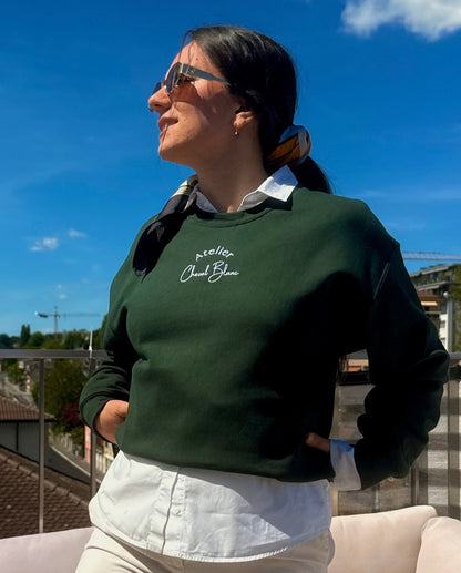 The Essentials - the embroidered crewneck