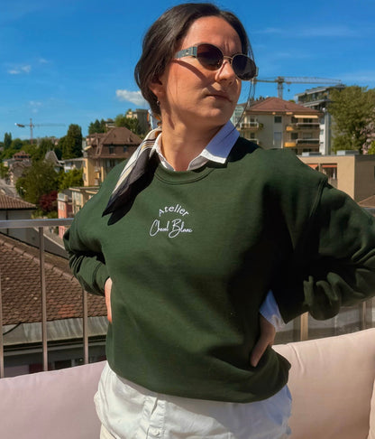 The Essentials - the embroidered crewneck