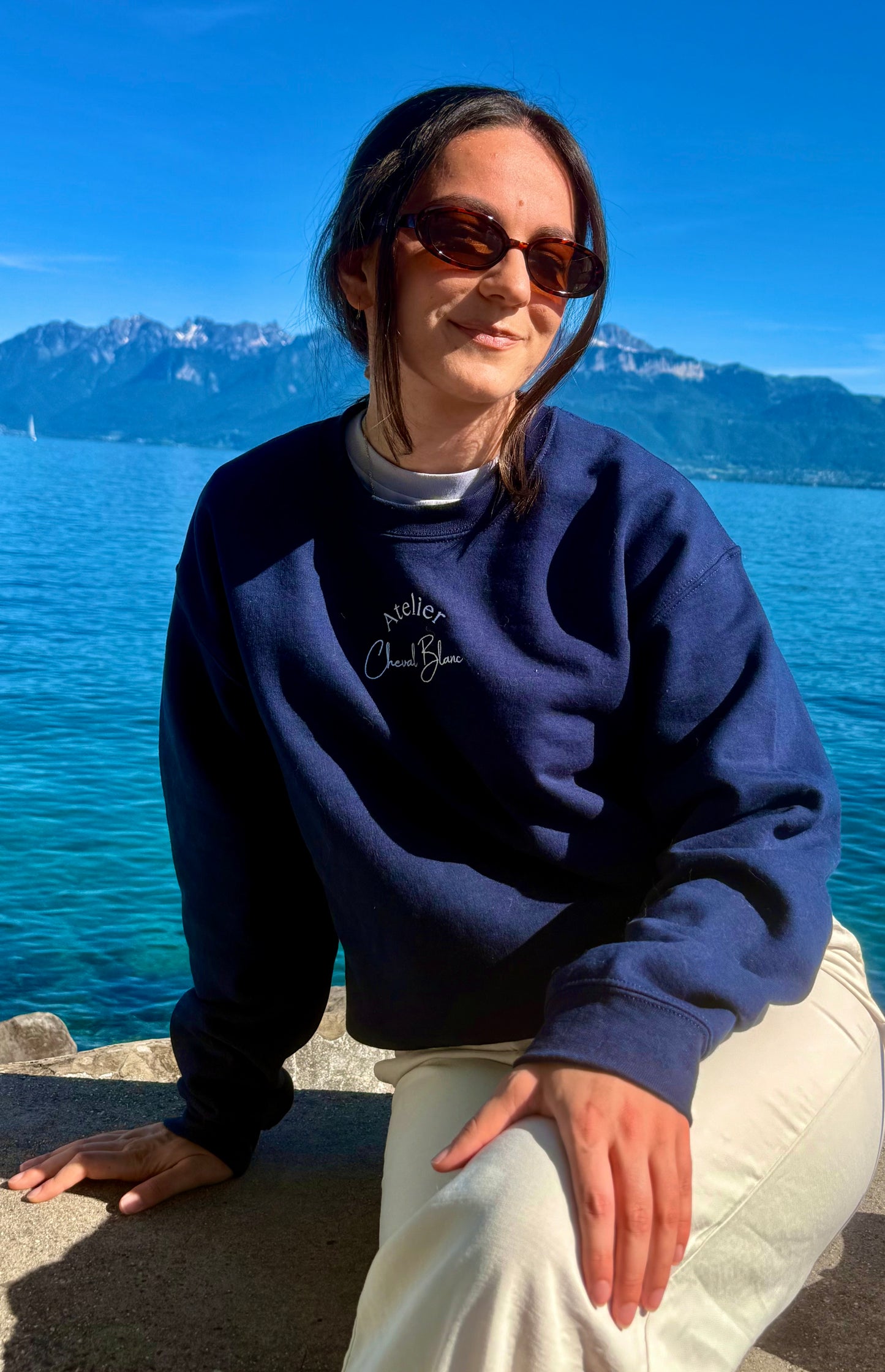 The Essentials - the embroidered crewneck